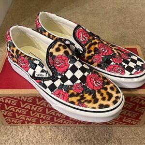 NIB  Vans Slip On Checkerboard Skate Shoe - Rose / Leopard Size 7